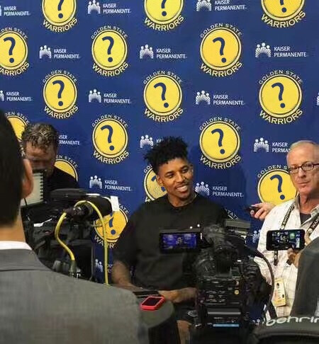 篮球勇士替补球员连续三场得分上双（勇士替补球员连续三战得分上双）