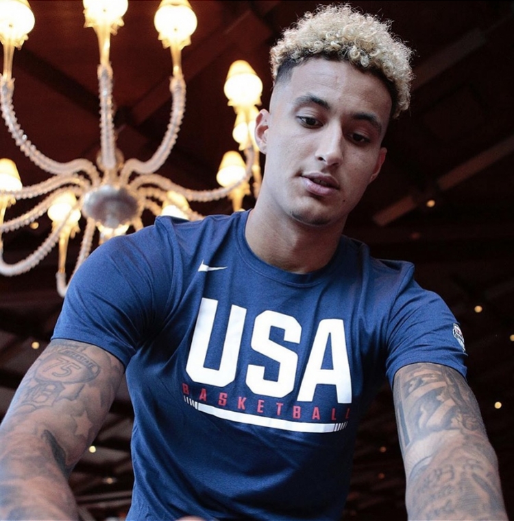 球迷在青年欧冠里对切尔西球员进行种族歧视，卡拉巴赫被罚款（青年欧冠发生针对切尔西球员的种族歧视事件，卡拉巴赫被罚款）