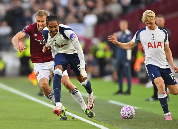 斯基拉：尤文将给伊尔迪兹500-550万年薪，加与欧冠挂钩奖金（斯基拉：尤文拟向伊尔迪兹提供500-550万年薪，并附欧冠激励条款）