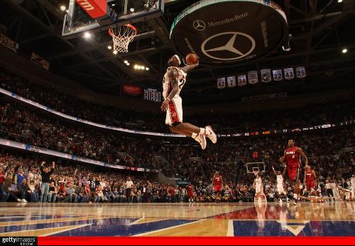 雷霆vs勇士首发出炉：库里缺阵，SGA搭档杰威（雷霆对阵勇士首发确认：库里缺席，SGA携手杰威）