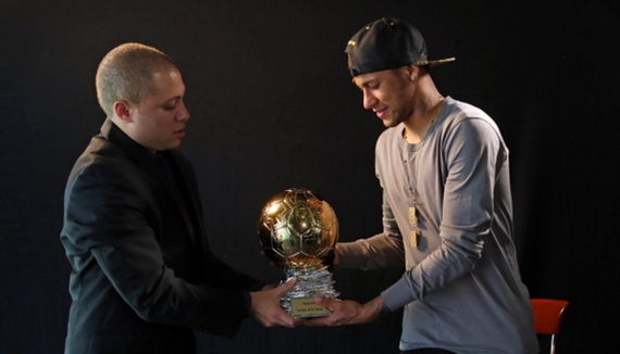 西甲-进球大战！安东尼闪击费兰半场戴帽 巴萨5-3贝蒂斯（西甲联赛：巴萨5-3力克贝蒂斯 安东尼闪电破门 费兰半场上演帽子戏法）