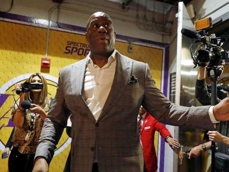 跟队：国米给比萨75万欧就能取消阿金桑米罗的买断权（跟队记者：国米只需向比萨支付75万欧即可取消阿金桑米罗的买断权）