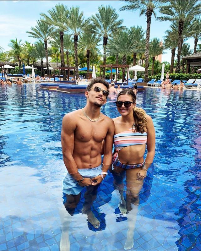 那不勒斯官方：洛博特卡在意杯赛前热身时左腿后胫肌拉伤（那不勒斯官方通报：洛博特卡在意杯赛前热身时左腿后胫肌拉伤）