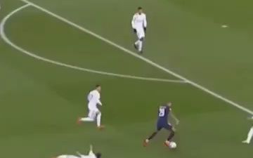 足球欧冠小组榜首争夺白热化（欧冠各组头名争夺战愈演愈烈）