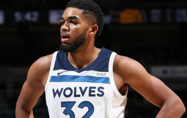 令人动容！残特奥会独腿飞人扑线摔破全国纪录（拼到最后一刻！残特奥会单腿短跑选手冲线摔倒刷新全国纪录）