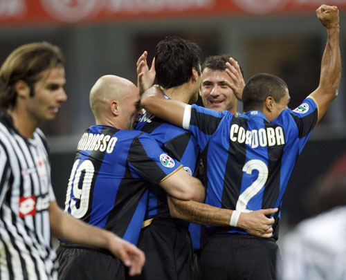 埃尔切主帅：我们球场太长了，不好限制姆巴佩和维尼修斯反击（埃尔切主帅：球场过长，难以遏制姆巴佩与维尼修斯的反击）