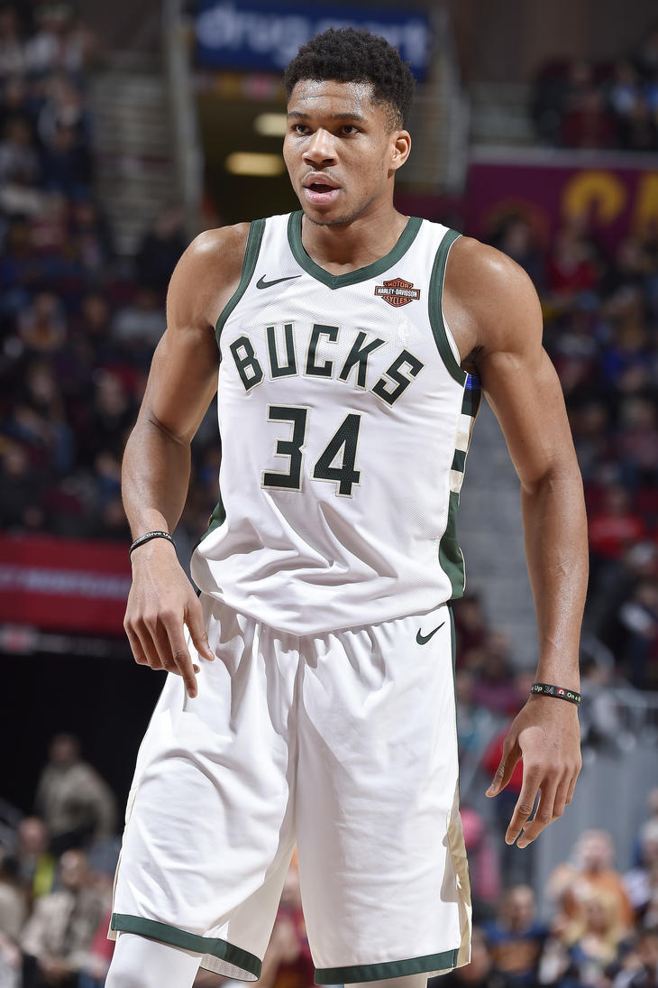 涨价了！湖人追求琼斯导致联盟普遍认为他值两个首轮（湖人追求让琼斯身价飙升，联盟普遍认定其值两枚首轮签）