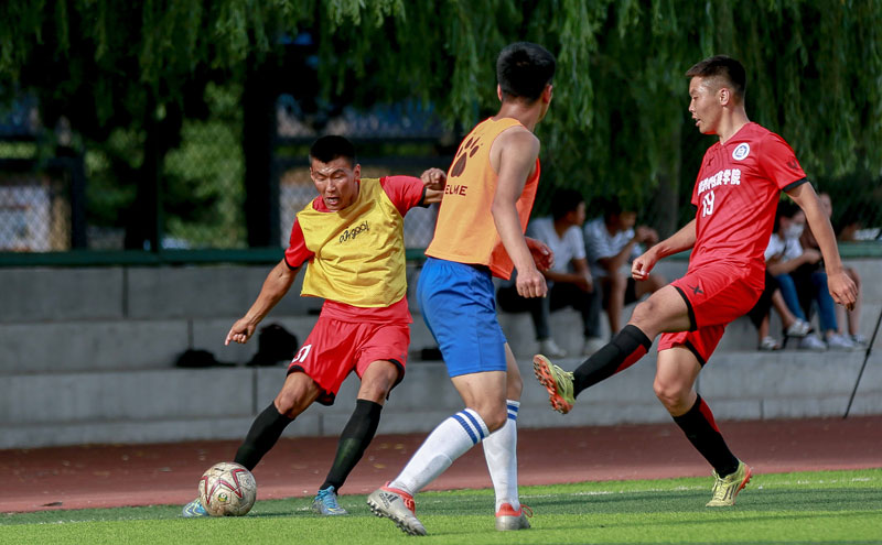 世体：巴萨明日飞往比利时，为充分休息取消当天赛前踩场训练（世体：巴萨明日前往比利时，为保证休息取消当日赛前踩场训练）