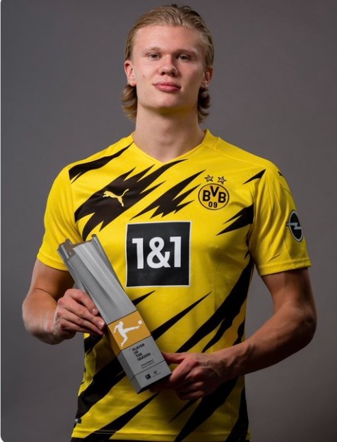 媒体人：山东泰山新赛季教练配置计划是韩鹏+外籍助教（媒体人透露：山东泰山新赛季教练组将由韩鹏联手外籍助教）