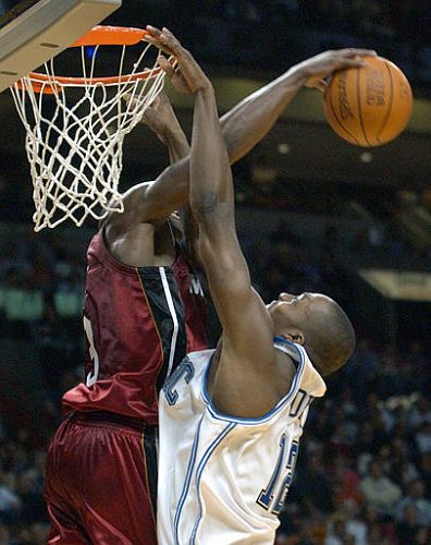 合肥狂风在CBA杯赛中以97-80击败江苏肯帝亚，创NBL首次大胜CBA球队纪录，引发热议。（CBA杯赛：合肥狂风97-80擒江苏肯帝亚，NBL球队首度大比分胜CBA队创纪录引热议）