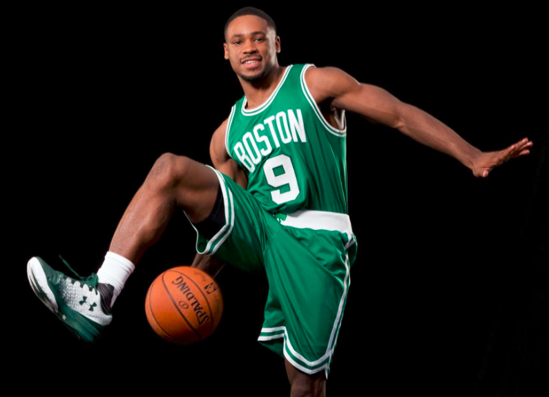 62+15+8！回来了！回来了！1亿啊！76人等了2年，终于等到了（62+15+8统治级回归！1亿值回票价，76人两年等待终于兑现）