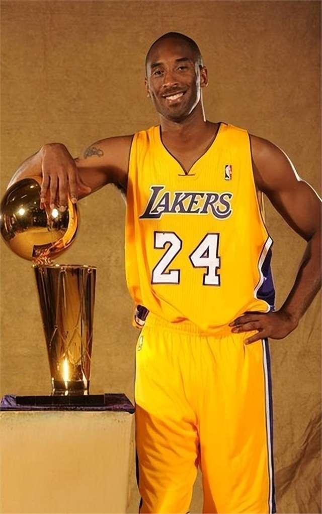 官方：那不勒斯中场安古伊萨当选意甲10月最佳球员（官宣：那不勒斯中场安古伊萨荣膺意甲10月最佳球员）