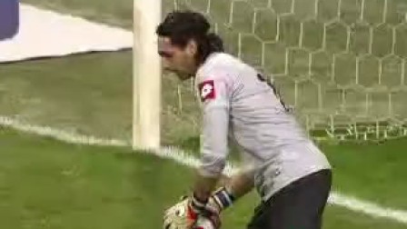 热刺抵达韩国受到热烈欢迎，有球迷在与麦迪逊合影时激动流泪（热刺抵韩获盛情迎接，球迷与麦迪逊合影激动落泪）