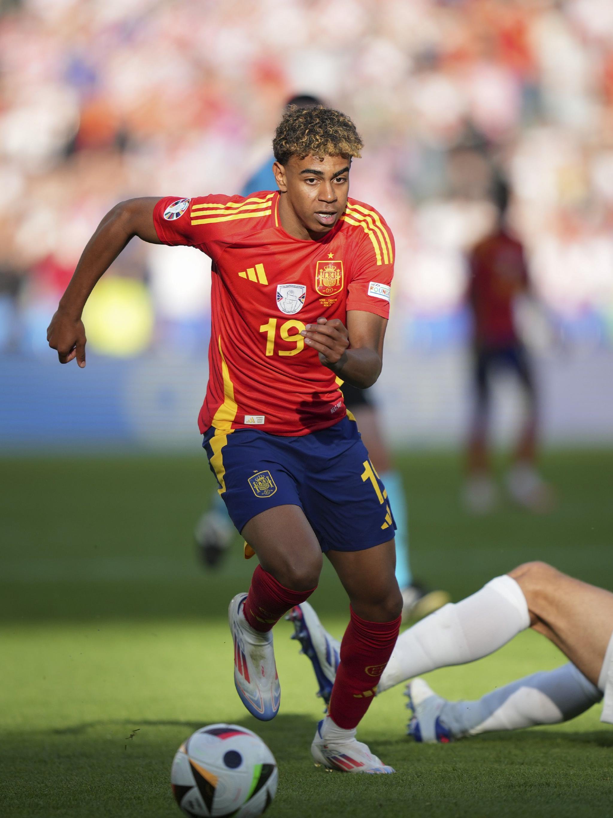 德泽尔比：拉比奥职业素养堪称典范，规则层面的因素使他离队（德泽尔比：拉比奥职业态度堪为表率，制度性因素导致他离队）