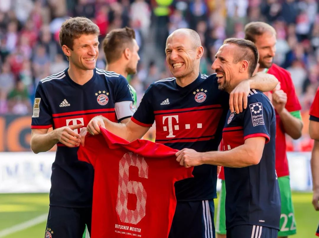 快船做了很多错误决定 但放弃西蒙斯是正确的 他已被NBA淘汰了（快船错误频发，唯独放弃西蒙斯是正确选择——他已被NBA淘汰）