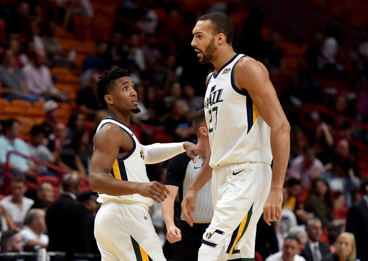 巴黎加冕年度“六冠王”，七战六冠独缺世俱杯（巴黎豪夺年度六冠，七项赛事唯世俱杯未能登顶）